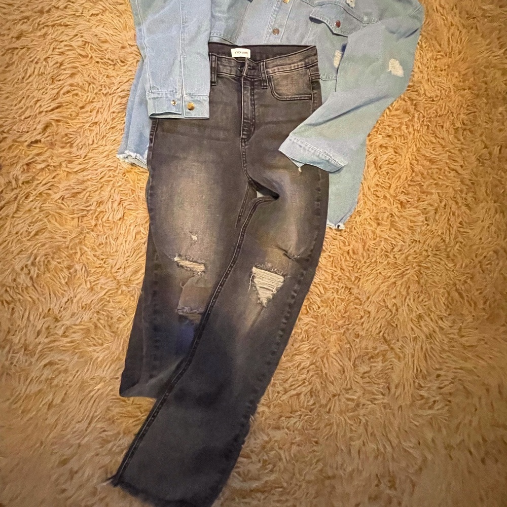 Sneak Peek Size 3/26 Black Mom Jean